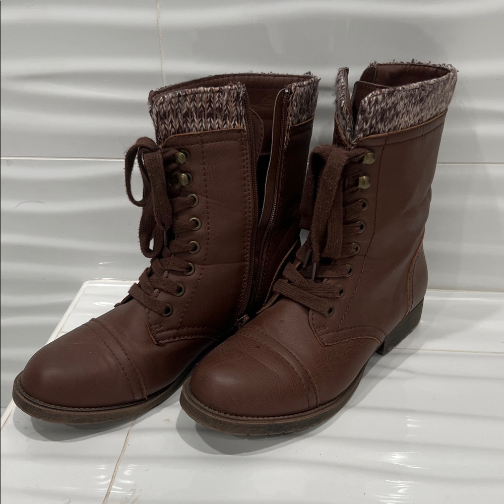 Brown Lace-Style Ankle Boots with Side Zippers
